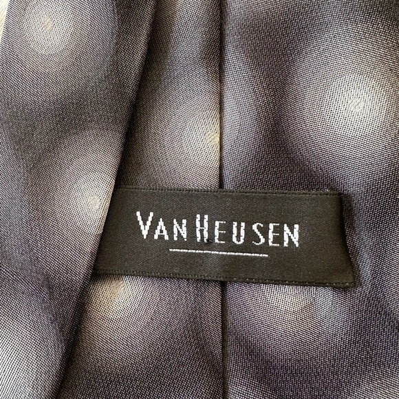 Bundle (3) NWOT Van Heusen, Zylos and Kenneth Roberts men’s ties - Picture 10 of 16